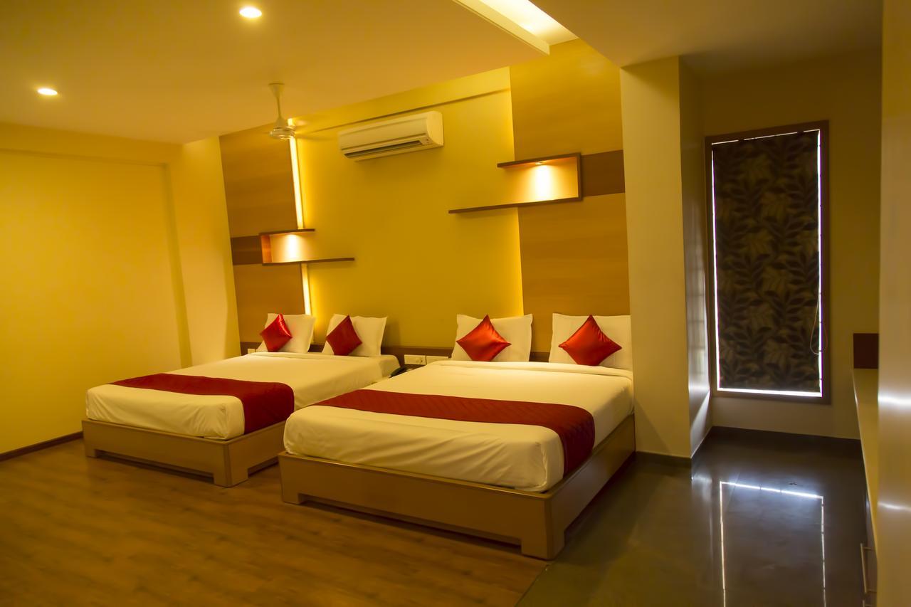 Hotel Sri Sakthi Tirupur Kültér fotó